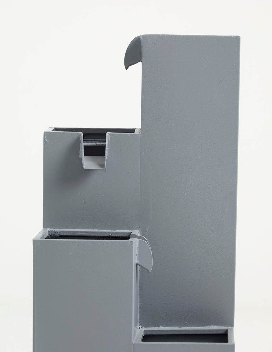 Fuente de agua Pillars con luz de aluminio 6