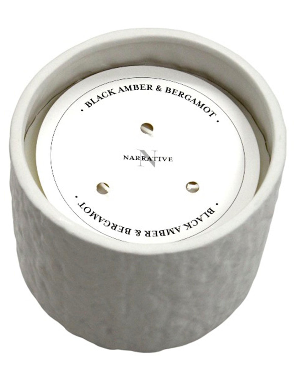 Vela decorativa aroma black amber and bergamot 2